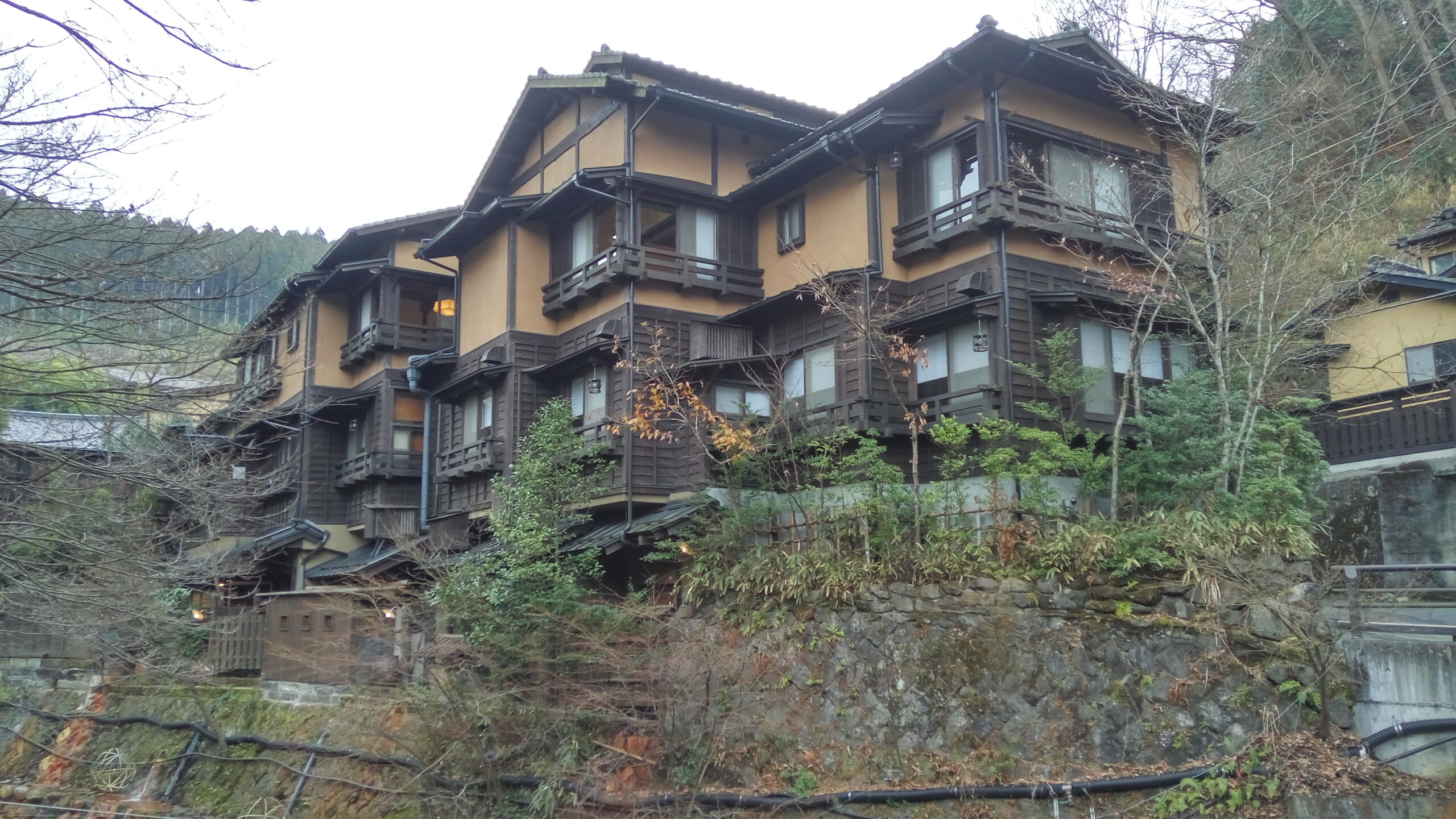 [후쿠오카(福岡)(7)] 쿠로가와(黒川) 온천마을, 와로쿠야(わろく屋) 검은 카레